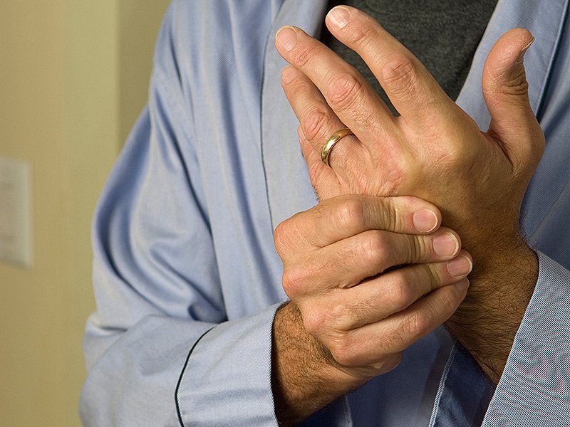 7 Joint Pain Triggers That Can Make Rheumatoid Arthritis Worse ...