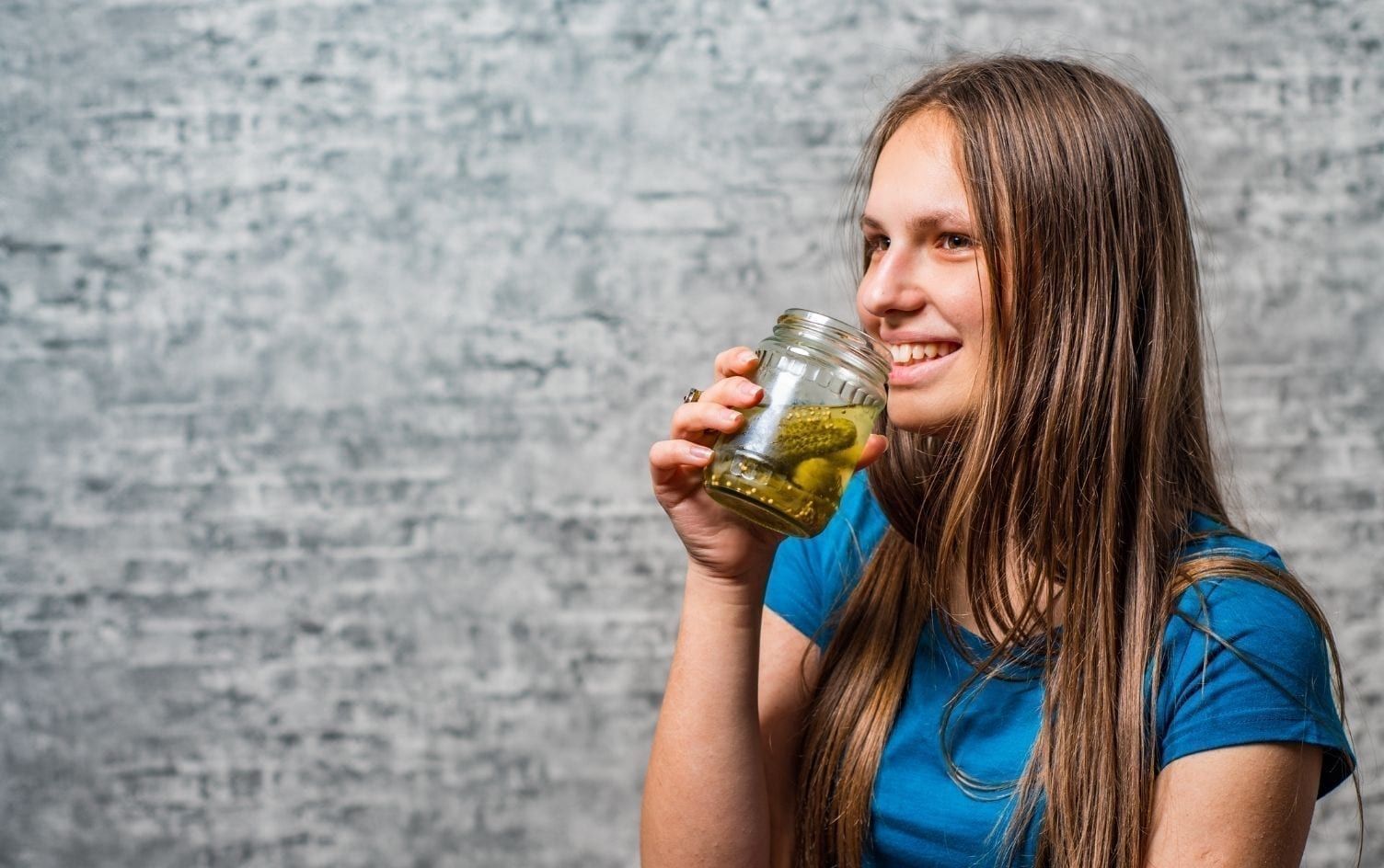 Does Pickle Juice Help Prevent Muscle Cramps ...