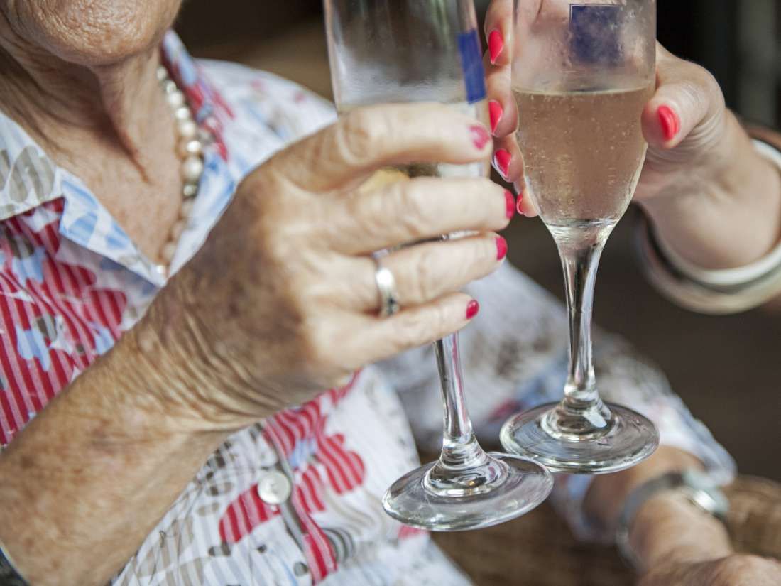 How does alcohol affect rheumatoid arthritis?