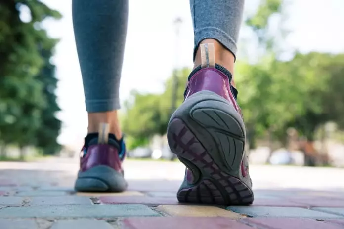 How does rheumatoid arthritis affect walking ability?