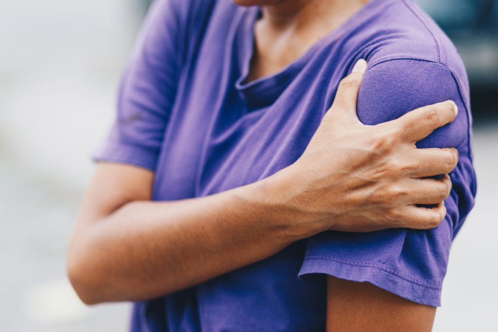 How To Know If Your Shoulder Pain Is From Arthritis or ...